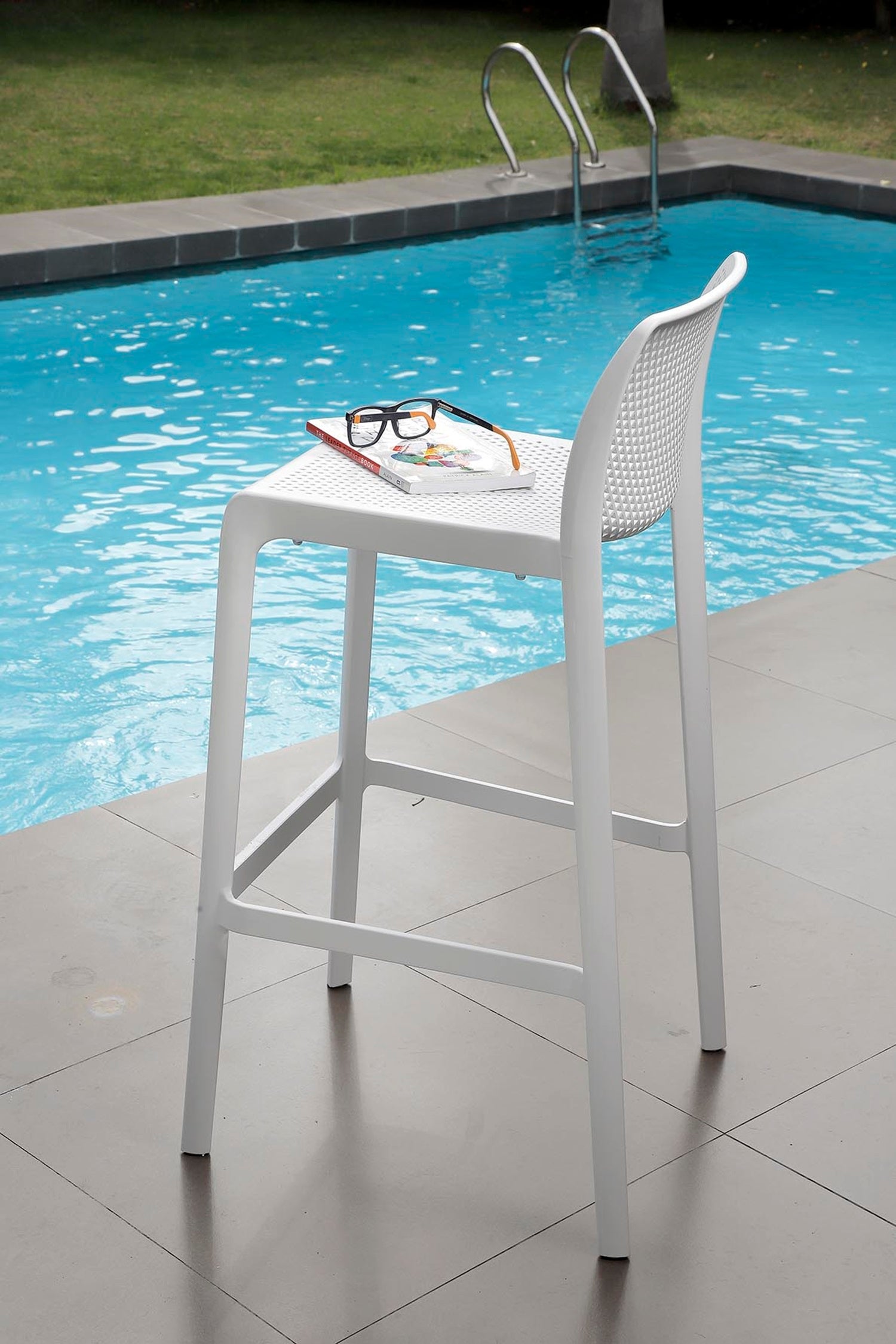 Commercial Grade 29" Outdoor Bar Stool - Set of 4: Netted - Boske.store