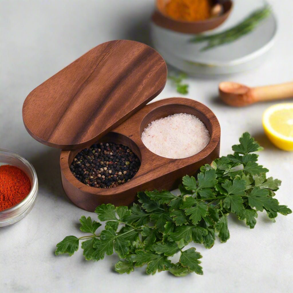 Salt & Pepper Pinch Pot w/ Cover - Boske.store