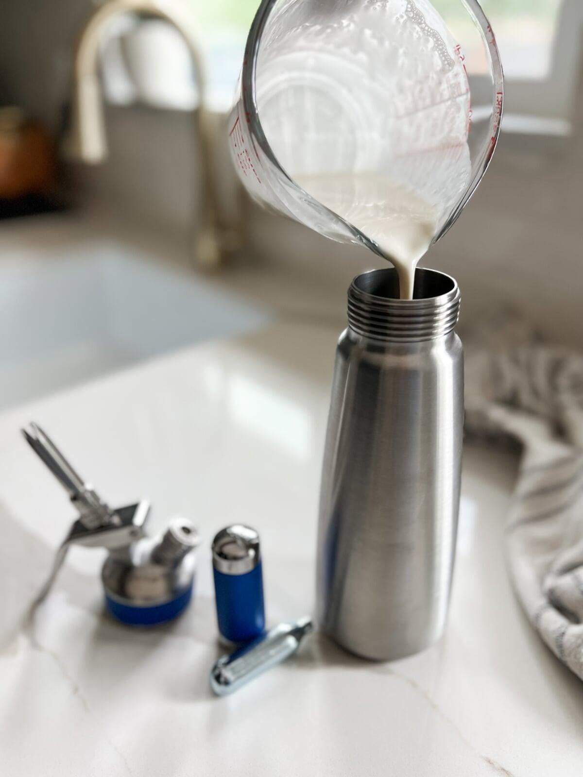 Frieling 0.5L Cream Whipper and 10 - pack Charger Set - Boske.store