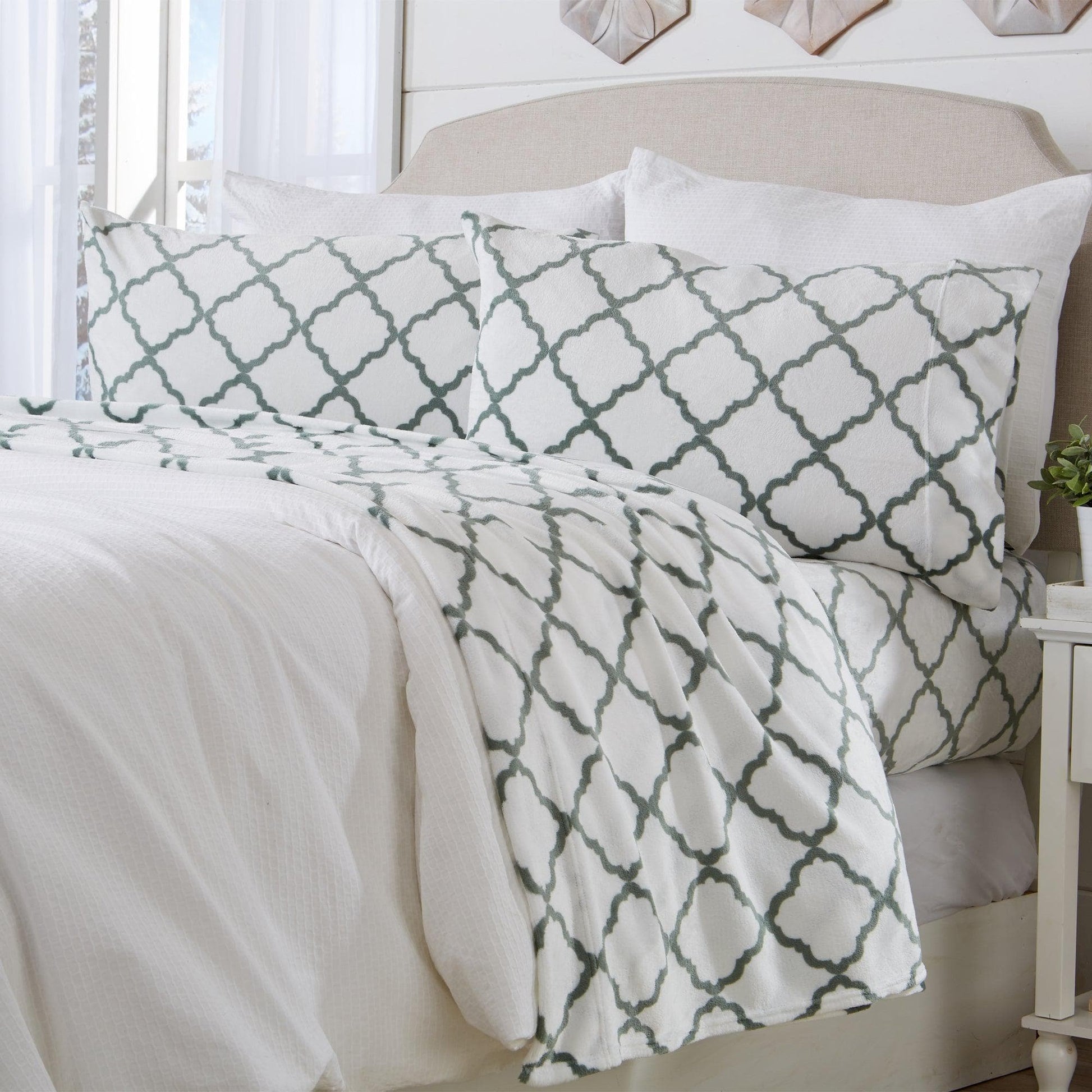4 - Piece Printed Plush Sheet - Velvet Luxe Lattice Collection - Boske.store