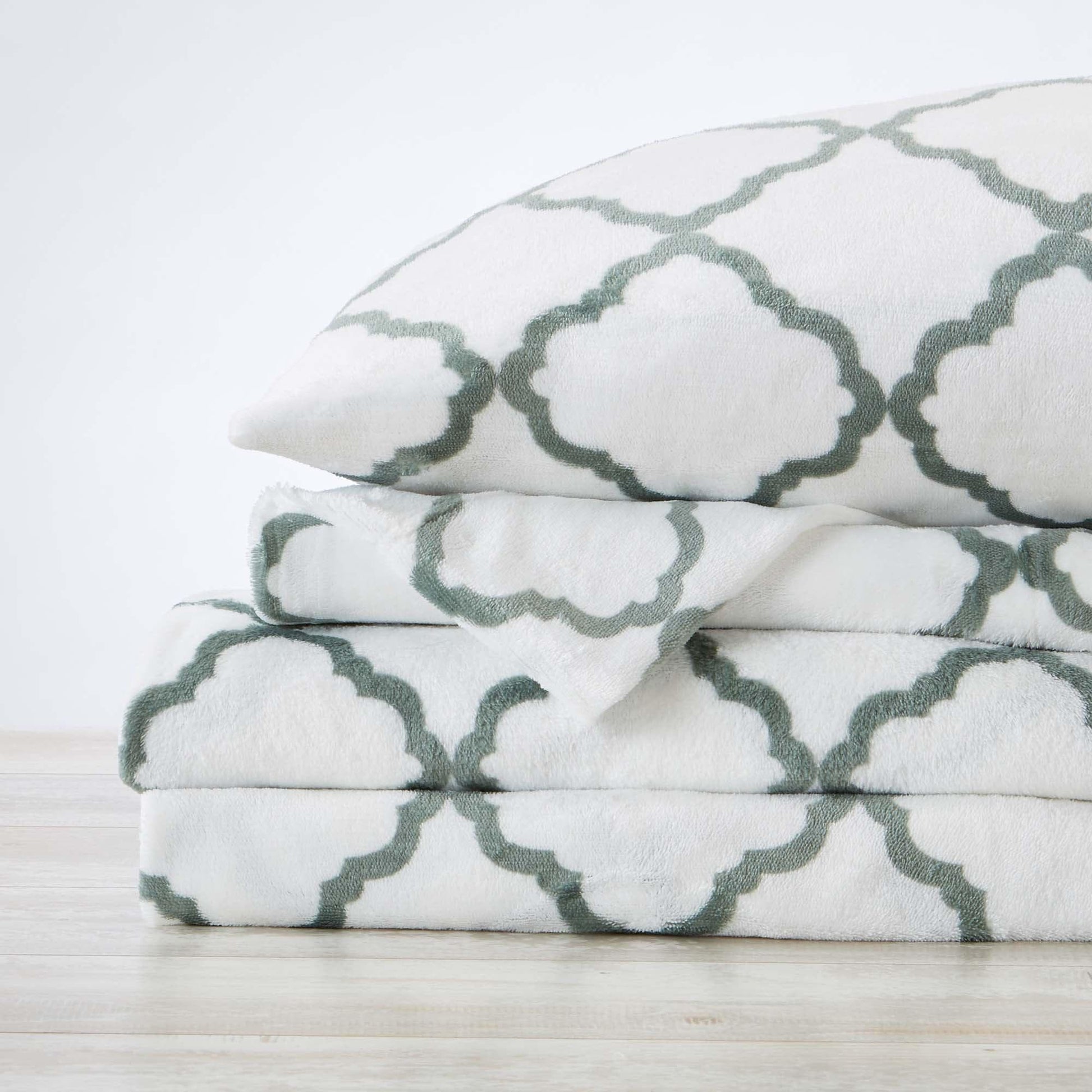 4 - Piece Printed Plush Sheet - Velvet Luxe Lattice Collection - Boske.store