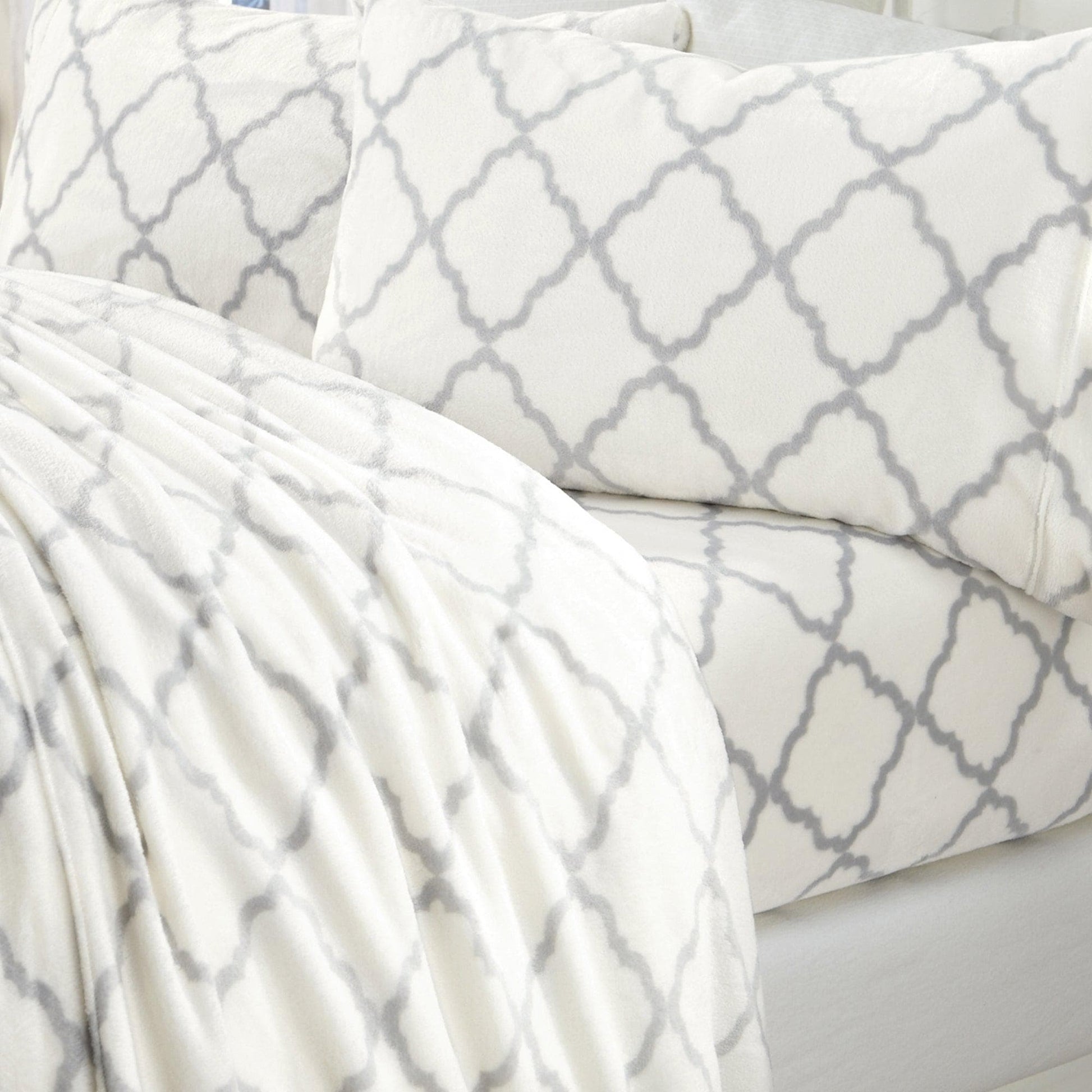 4 - Piece Printed Plush Sheet - Velvet Luxe Lattice Collection - Boske.store
