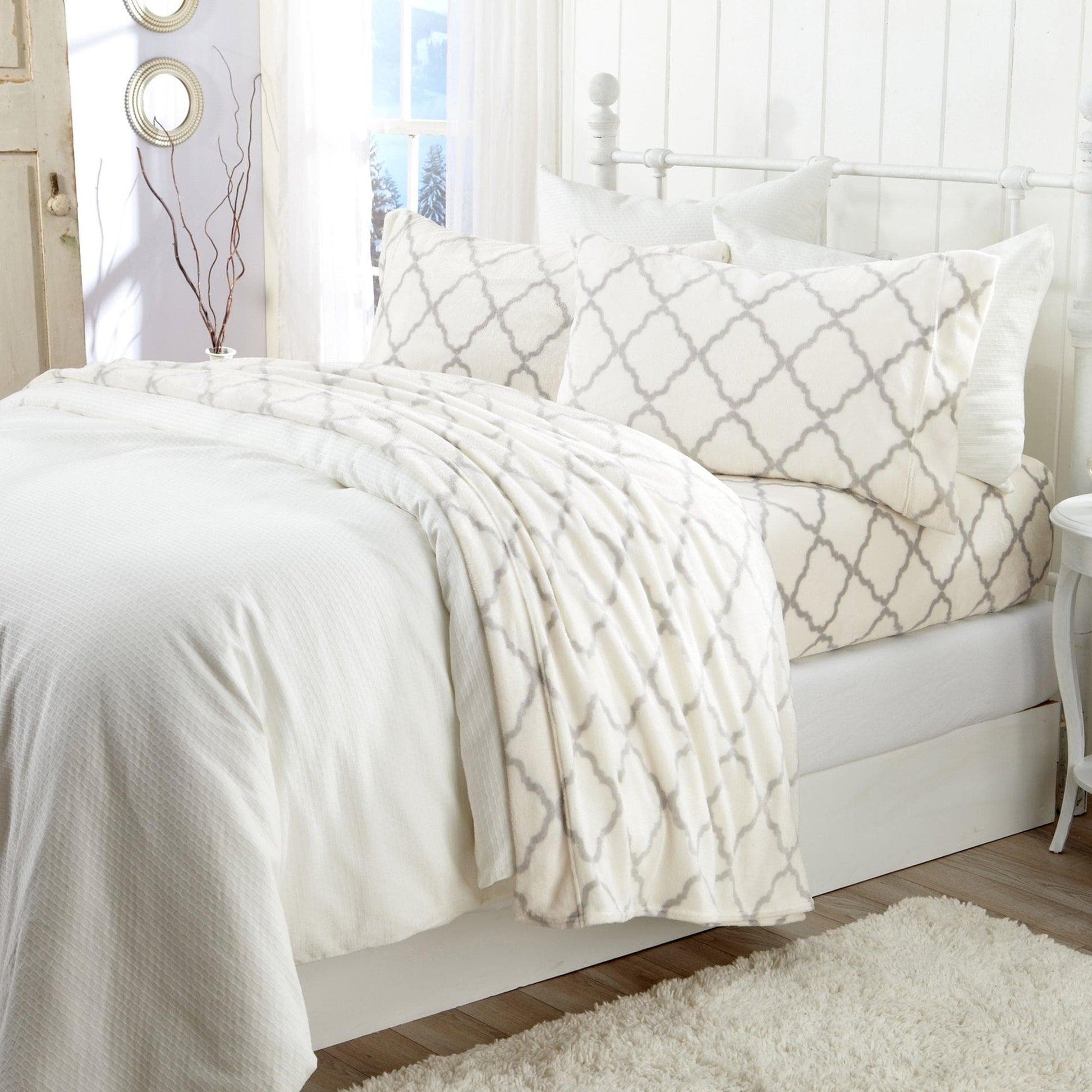 4 - Piece Printed Plush Sheet - Velvet Luxe Lattice Collection - Boske.store