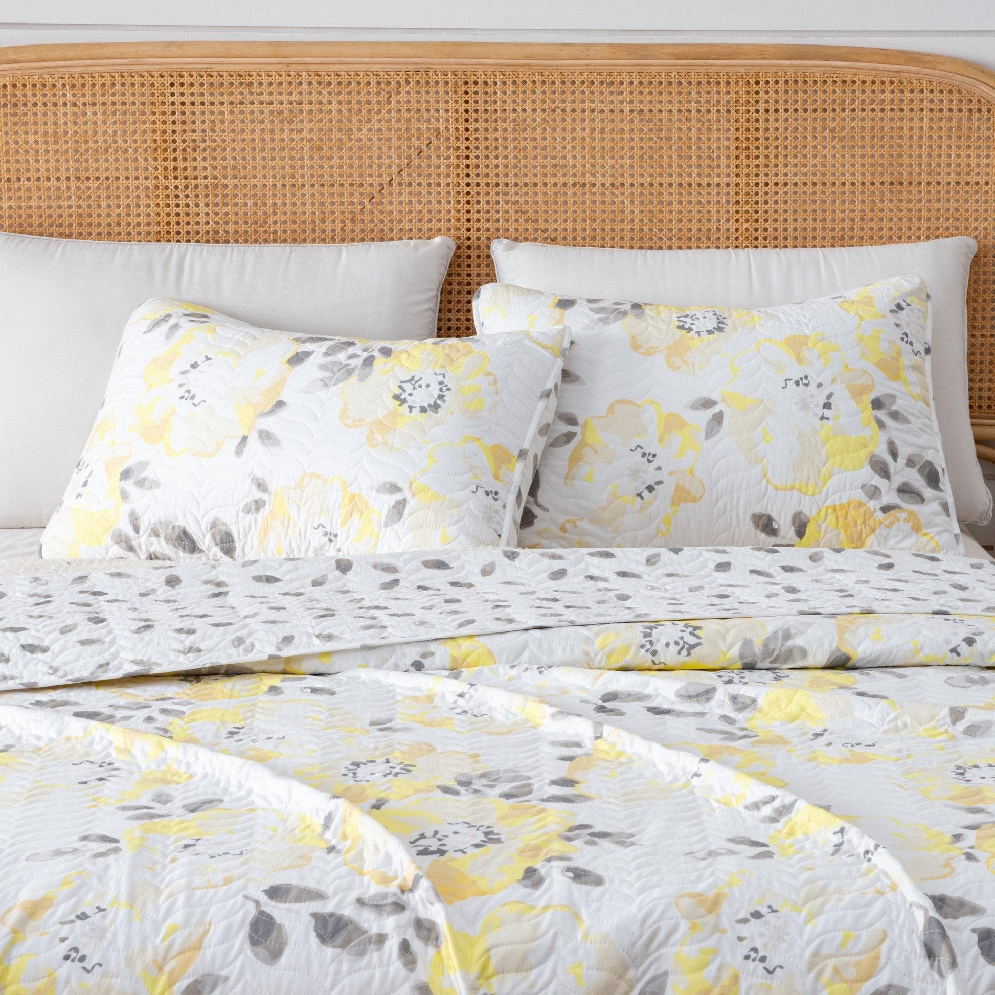 3 Piece Floral Quilt Set - Helene Collection - Boske.store