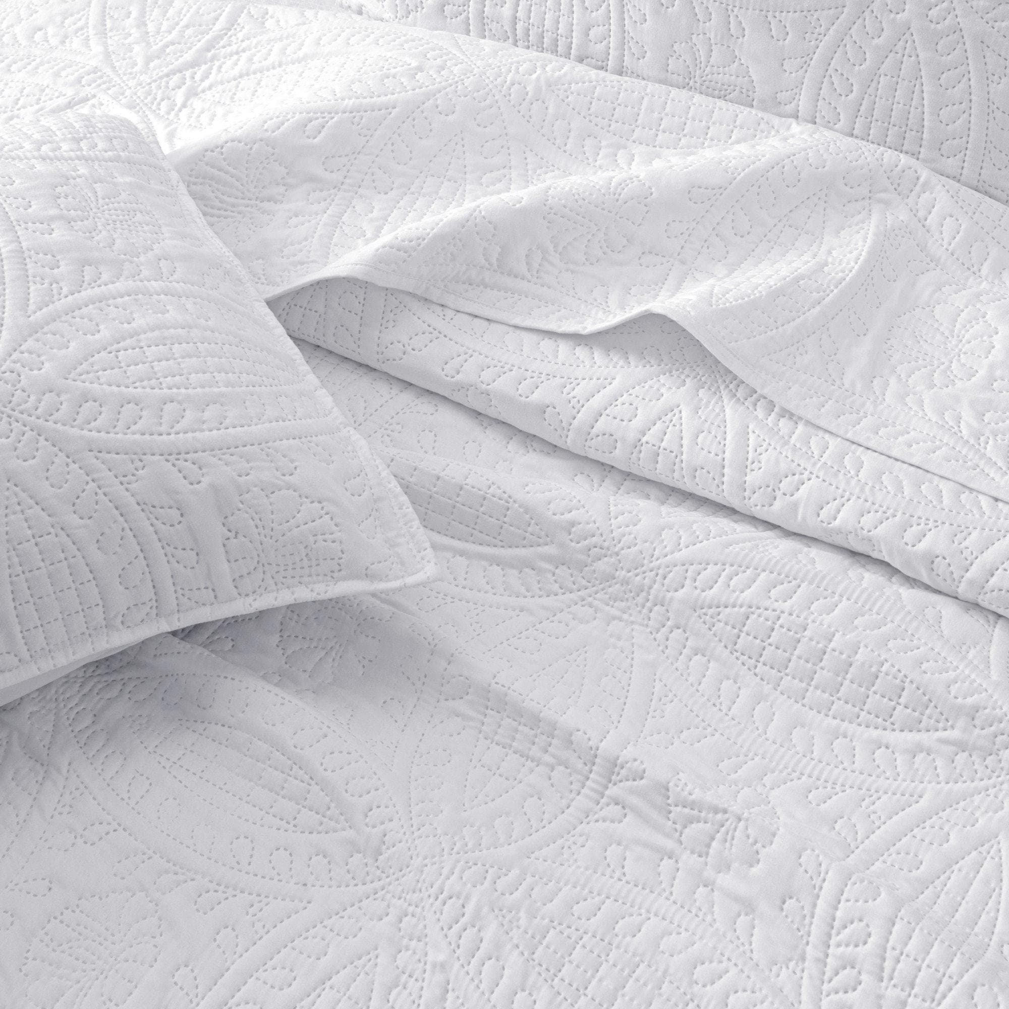 3 - Piece Oversized Medallion Quilt Set - Clara Collection - Boske.store