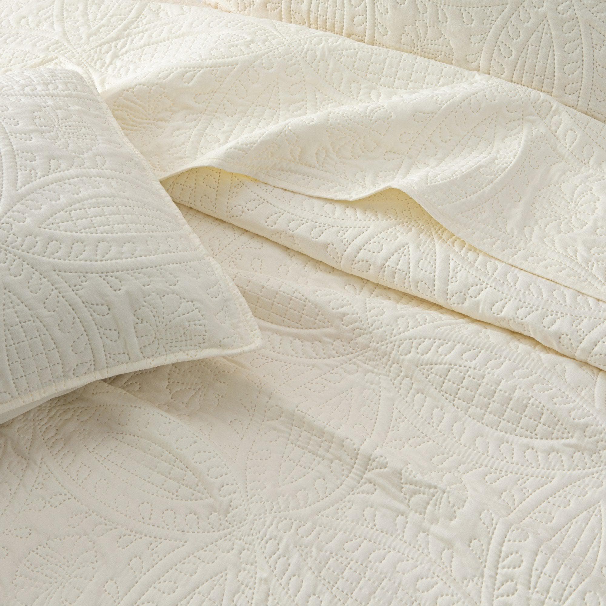 3 - Piece Oversized Medallion Quilt Set - Clara Collection - Boske.store