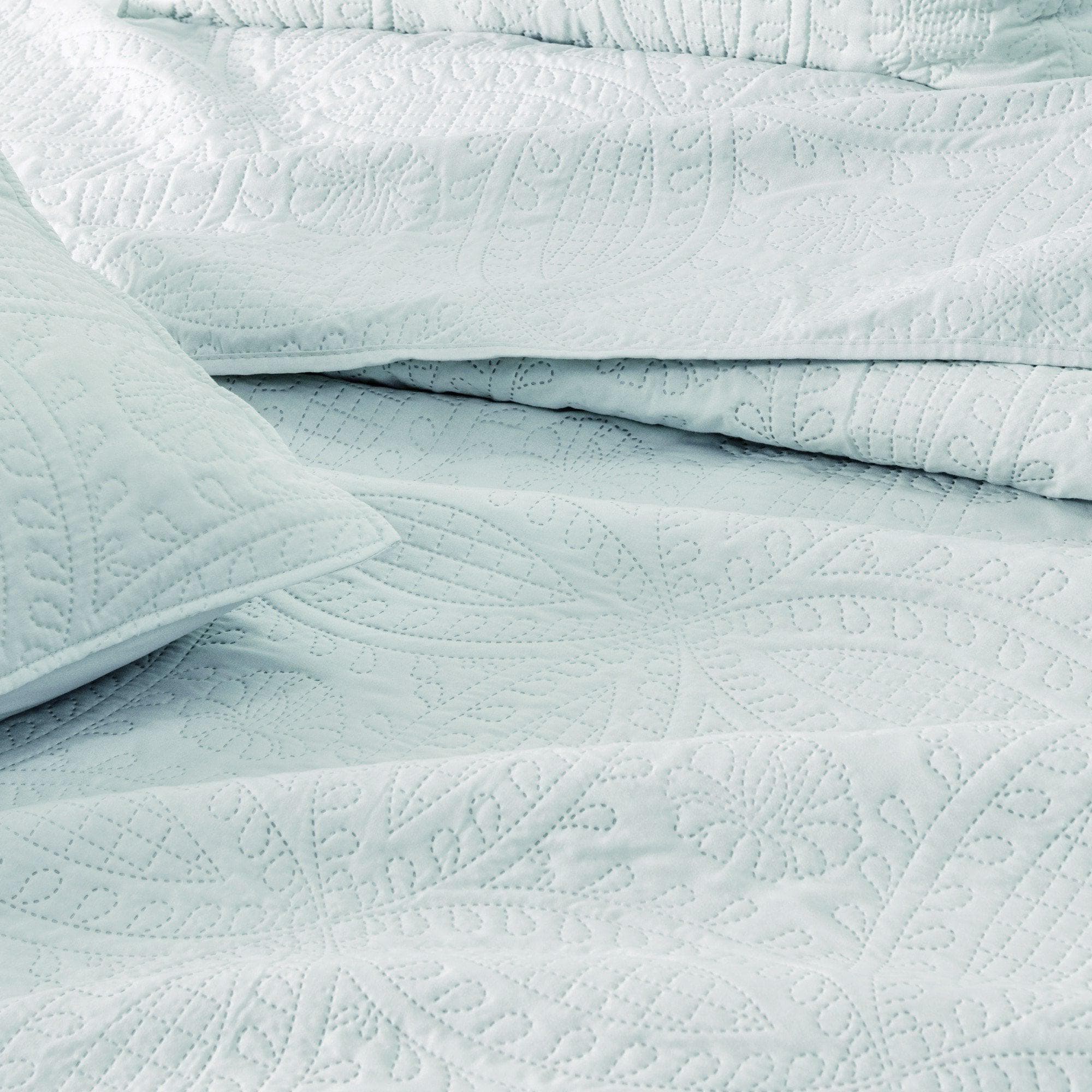3 - Piece Oversized Medallion Quilt Set - Clara Collection - Boske.store