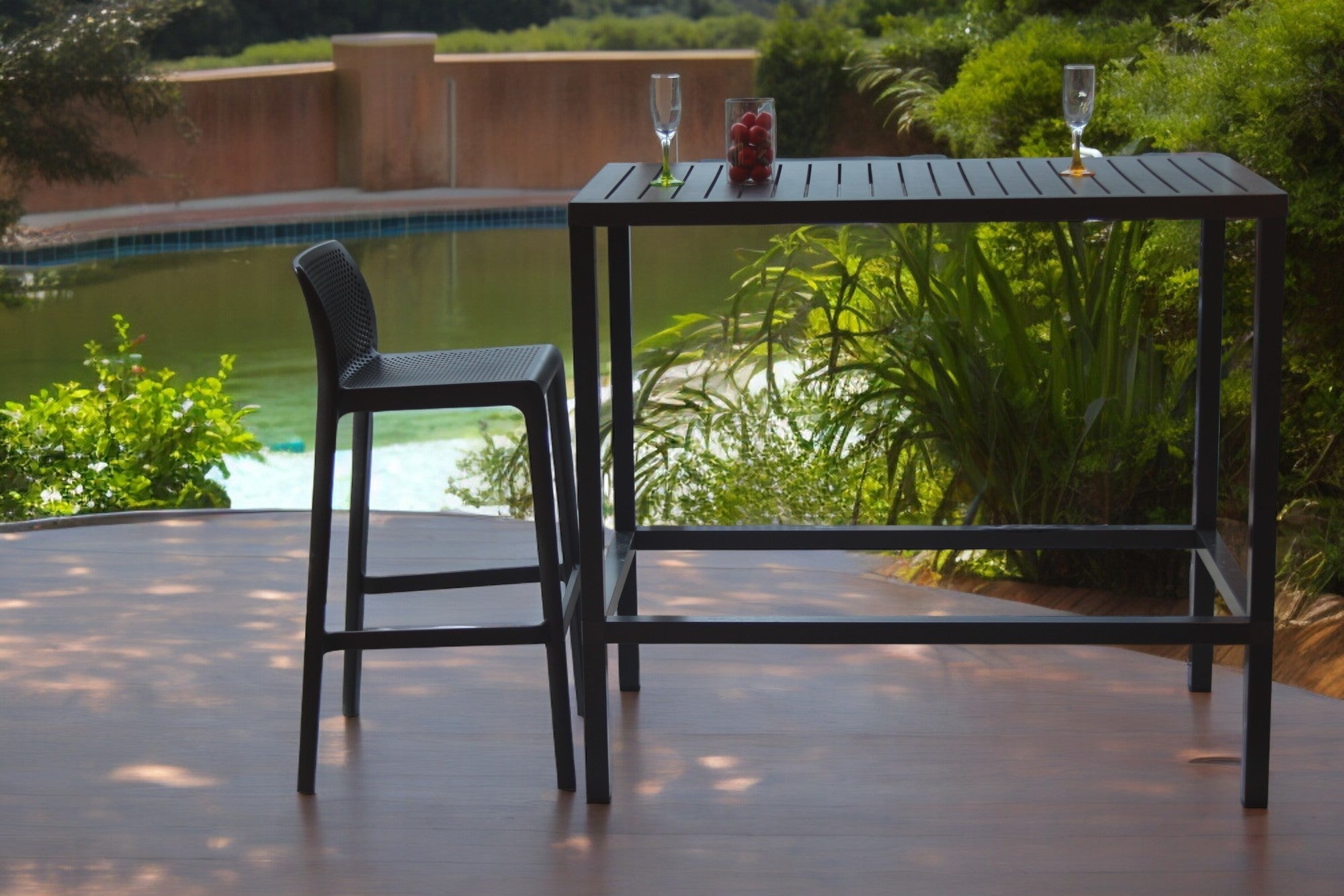 Commercial Grade 29" Outdoor Bar Stool - Set of 4: Netted - Boske.store